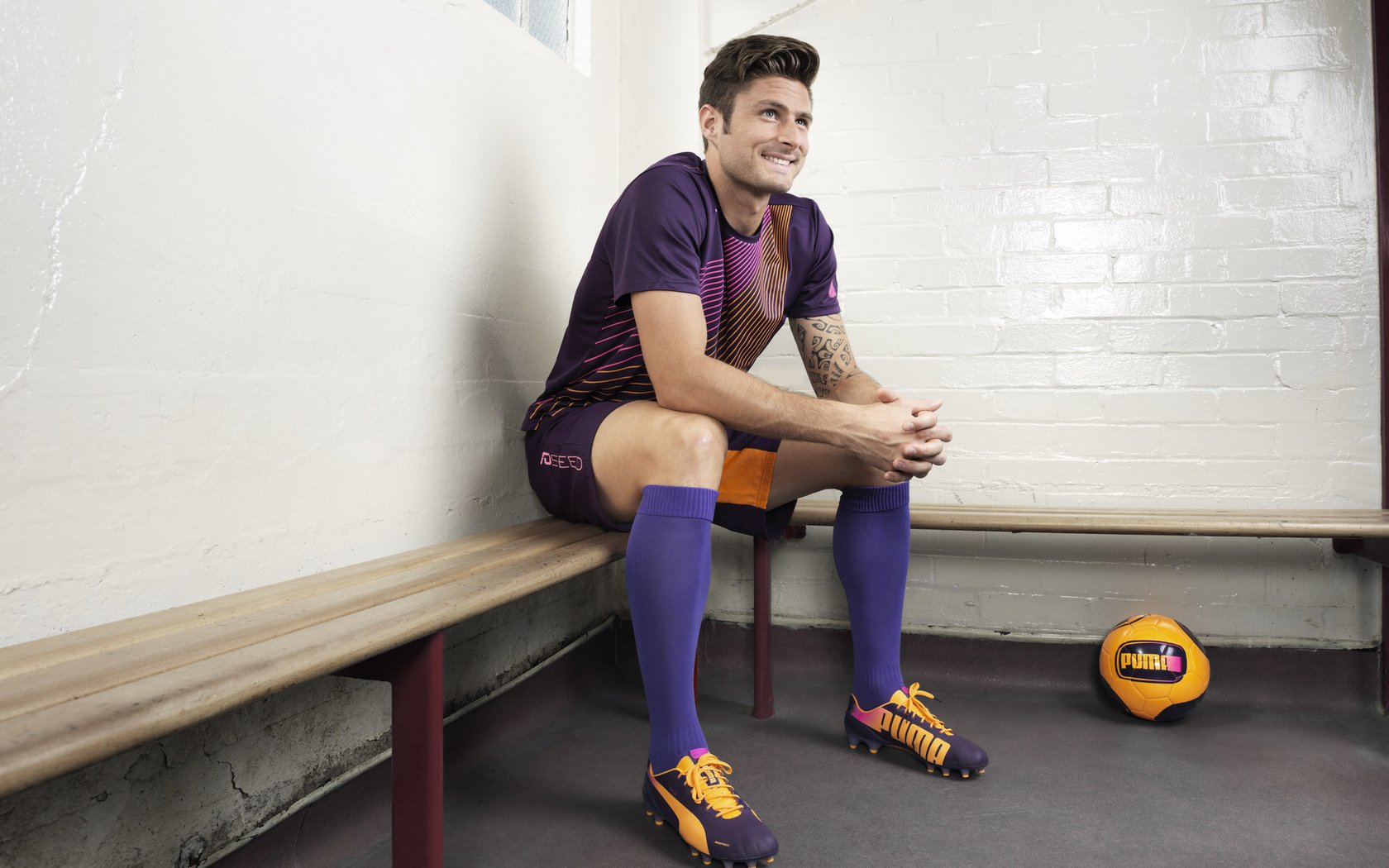 九游app官网下载-谢菲联防守反击犀利，刀锋战士欲保级成功，谢菲联vs莱切城